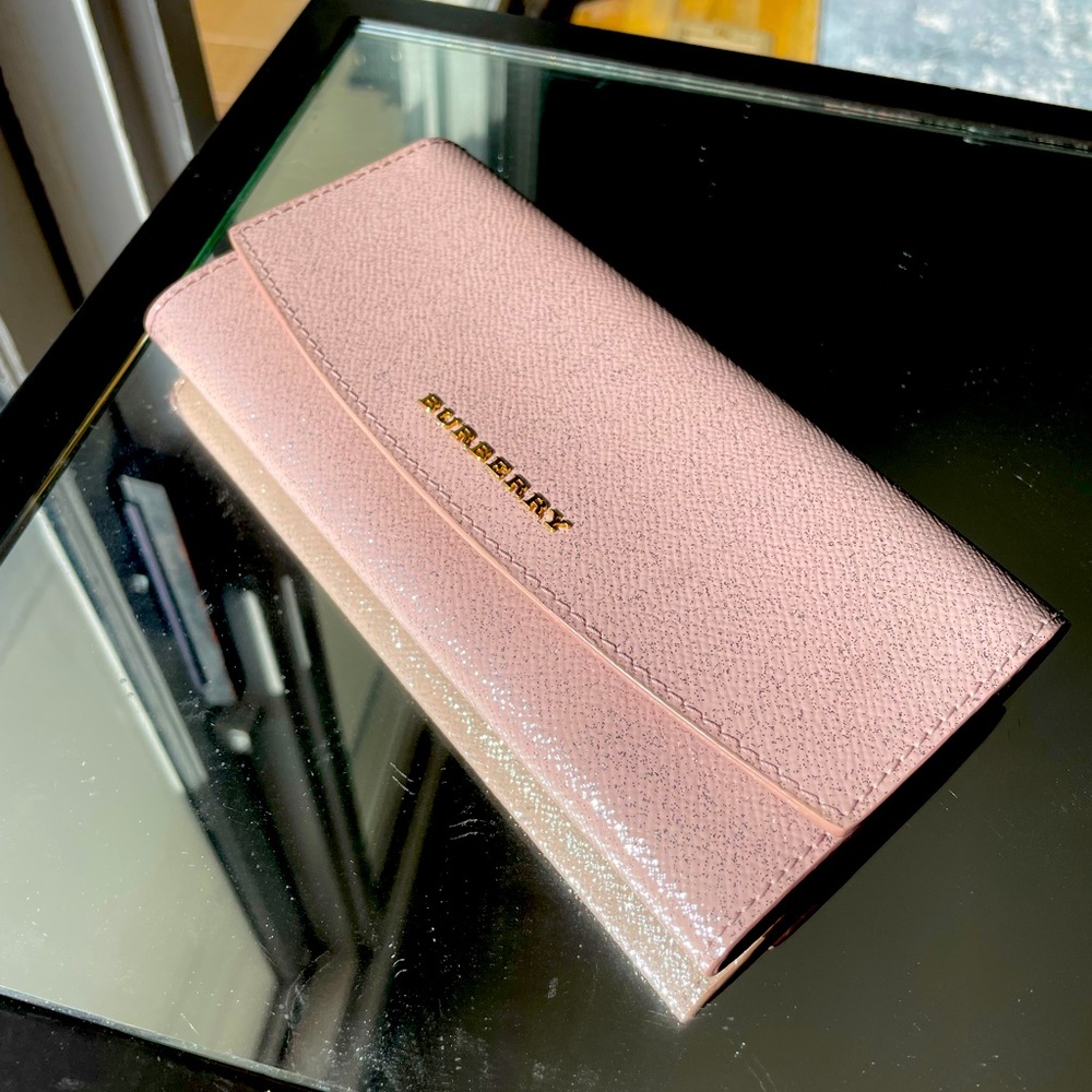 💕💕Glitter Pink Burberry Wallet💕💕